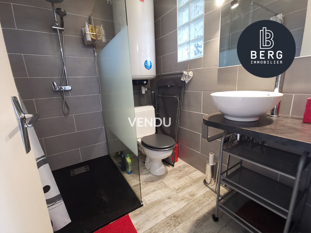 Vendu studio port haliguen front de mer