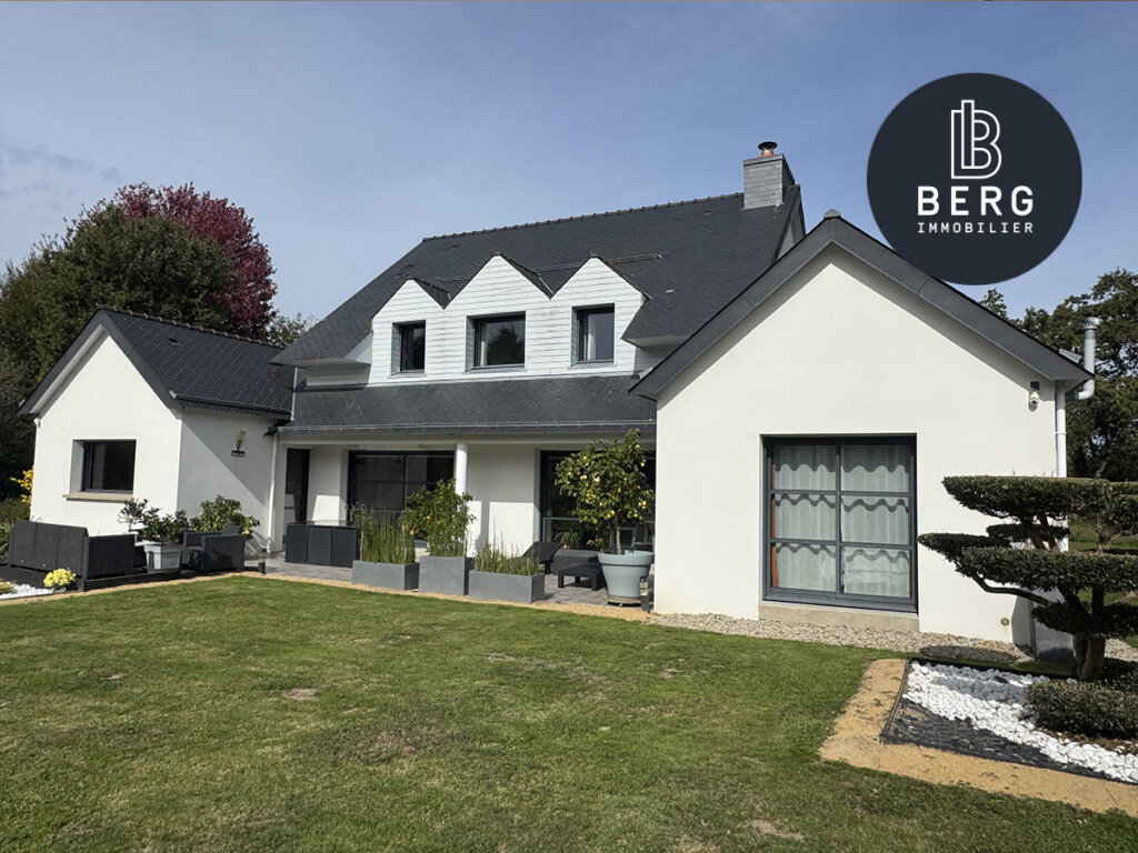 Carnac - a vendre lumineuse maison de 210 m2 au calme