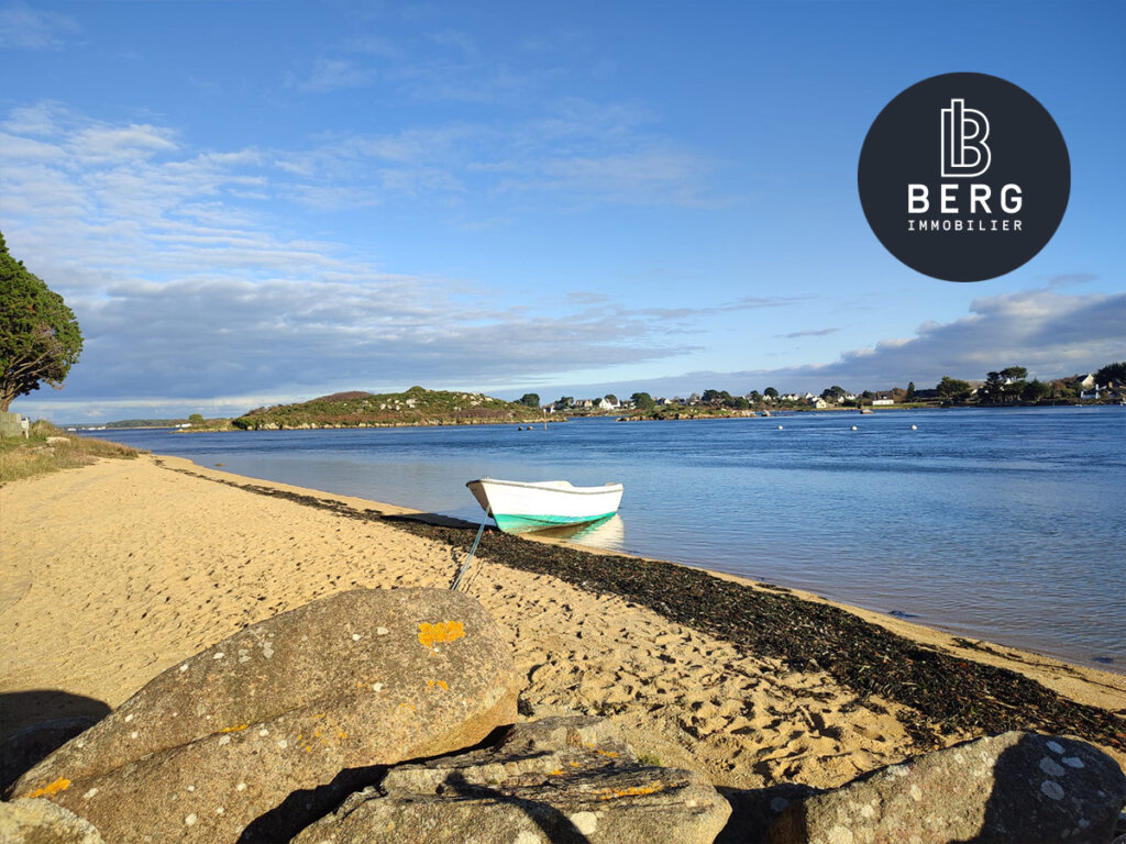 Plouhinec - maison des années 80 à 100m de la ria, jardin et beau potentiel