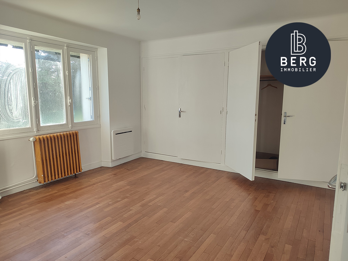 Ref. : 995 - ETEL MAISON DES ANNEES 60 A VENDRE SITUEE A 10MN DU PORT