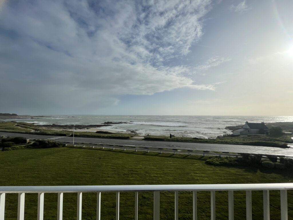 Quiberon grand studio front de mer  secteur thalasso