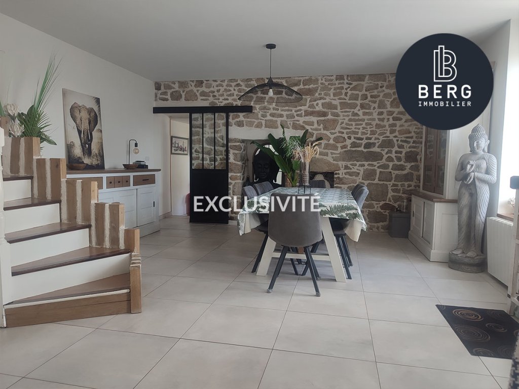 A vendre - plouhinec maison de charme avec jardin situee a 10mn en velo de la plage