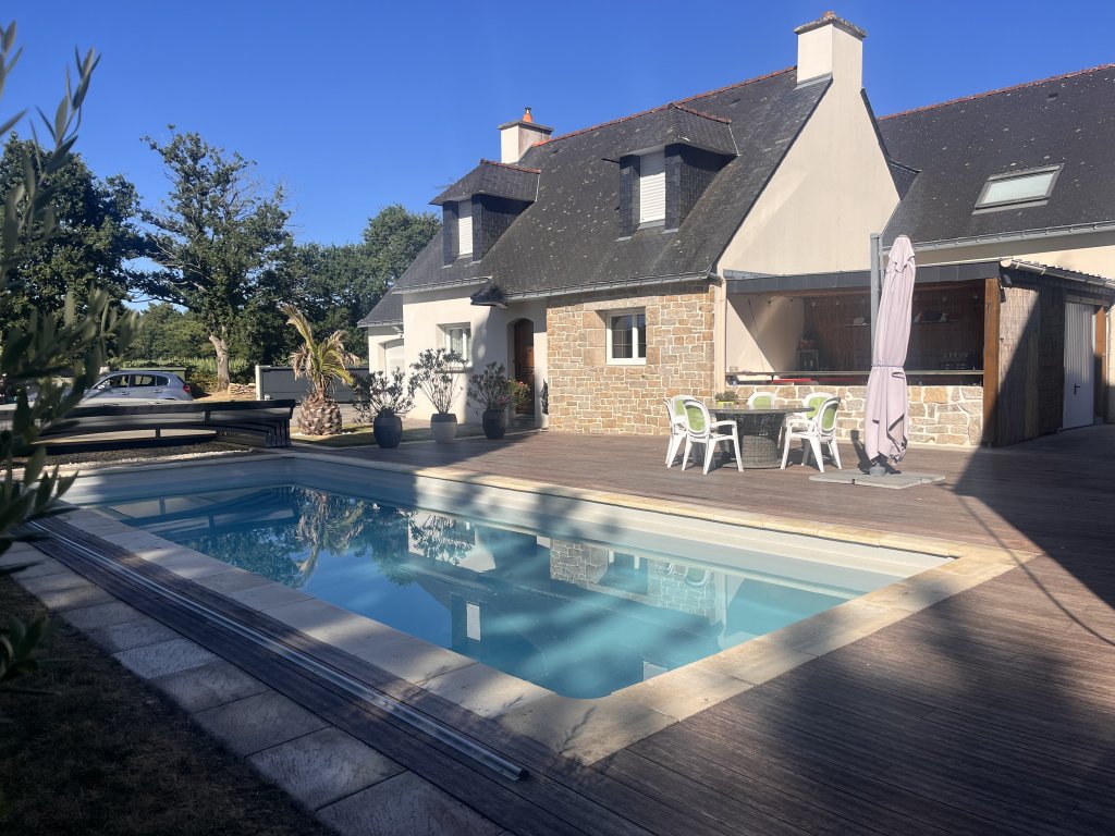 Maison - 217 m2 - 6 pièces