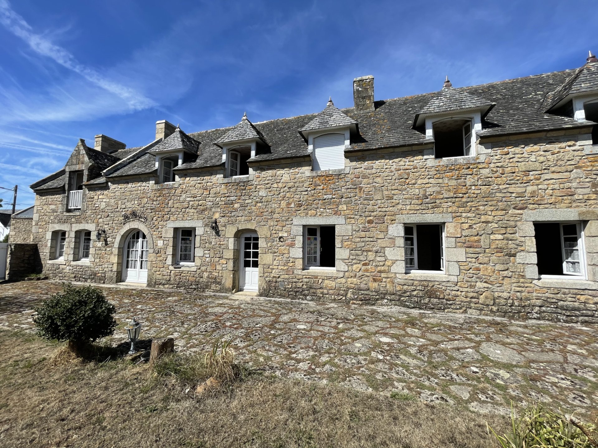 Maison 11 pièces 268 m² · à Ploemel · 268 m² · 599 000 €